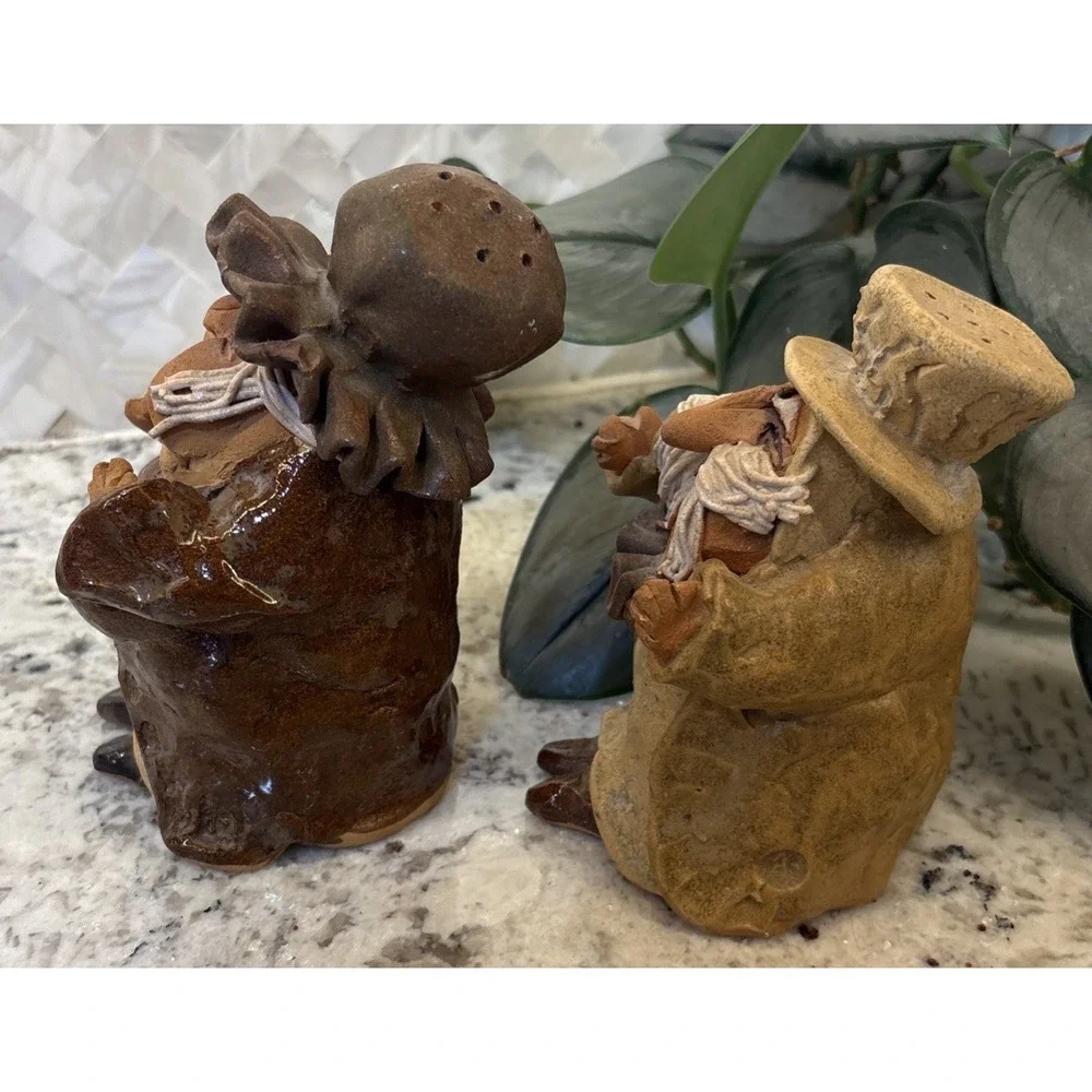 VTG Homemade Studio Pottery Folk Art Old Couple Salt & Pepper Shaker Rustic Pair